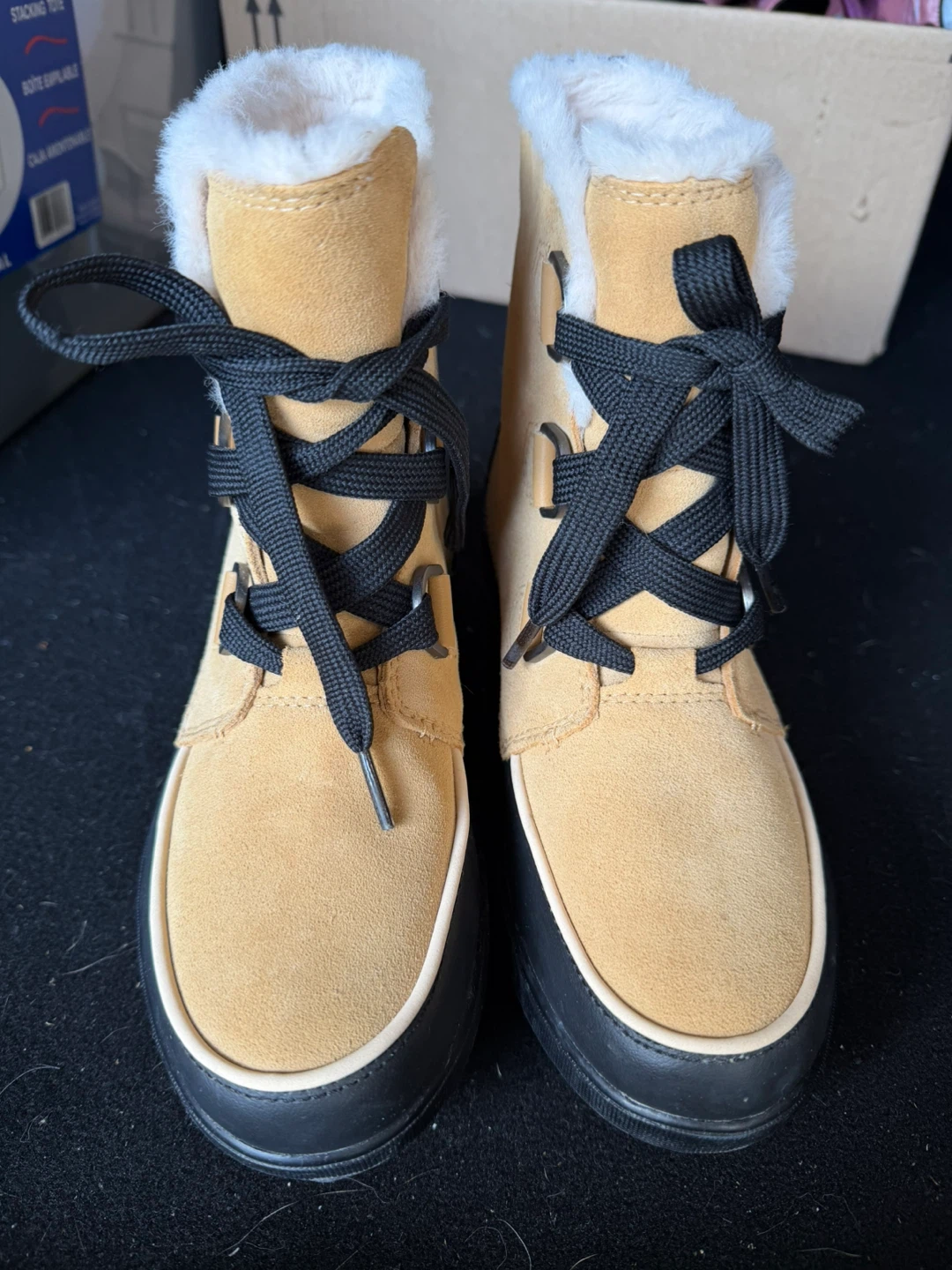 Sorel Waterproof Boots - Women's Size 7.5 - photo 3