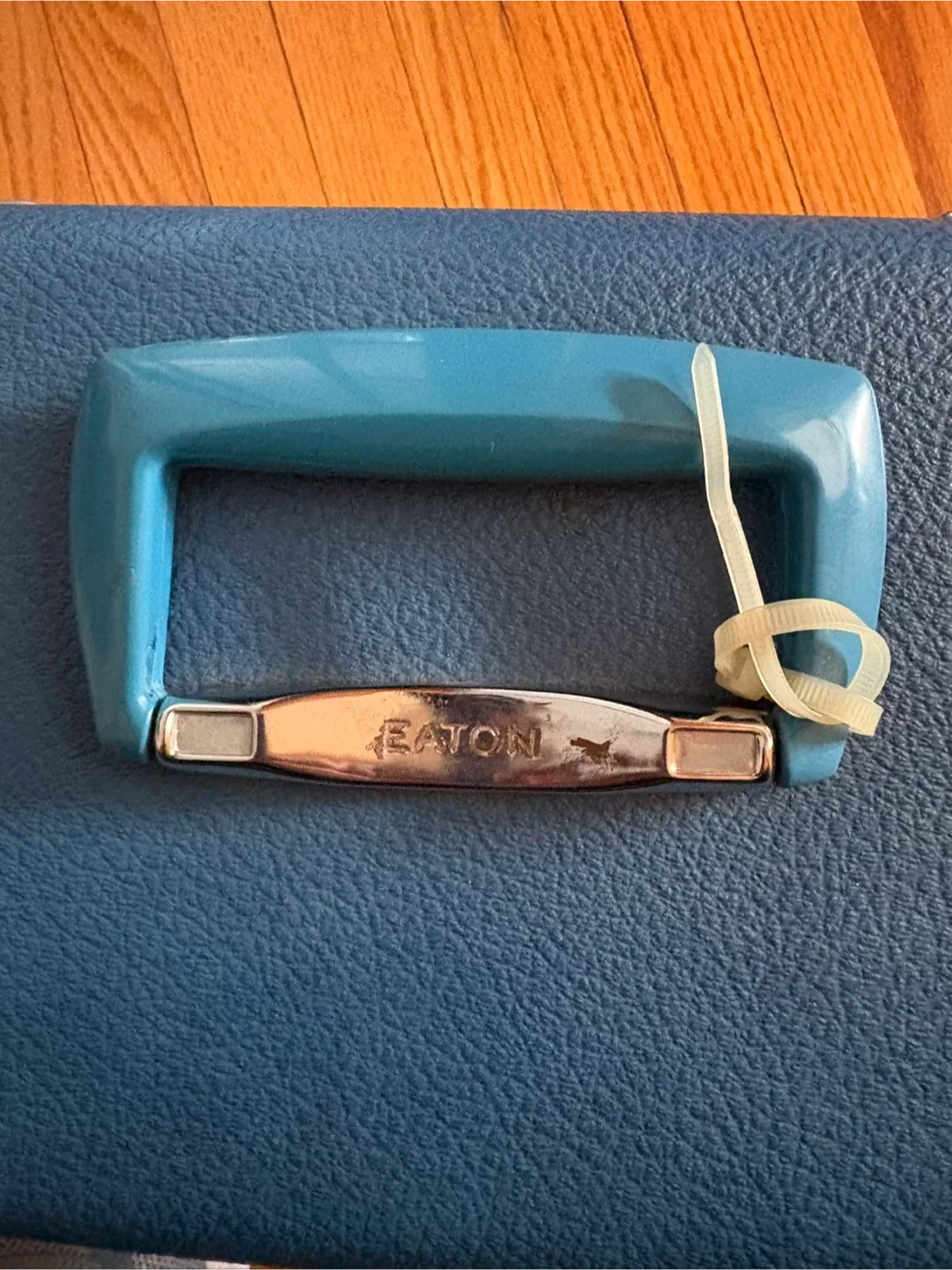 Eaton Vanity Case - Blue image indicator(3)