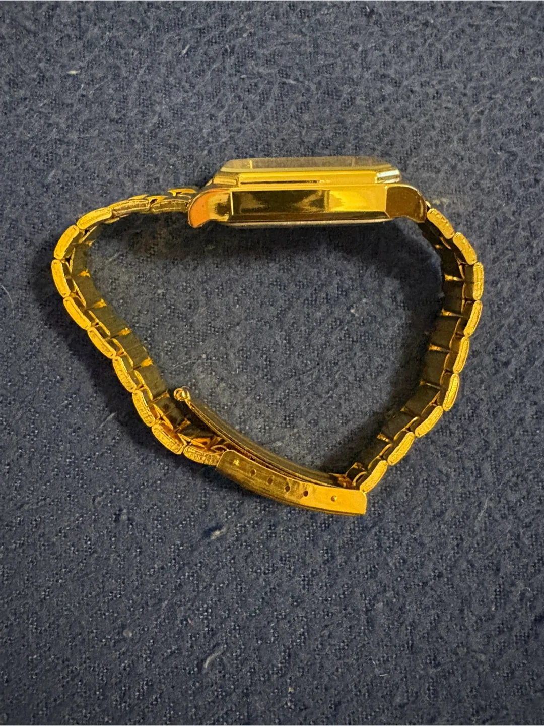 Geneva Gold Tone Ladies Watch image indicator(2)