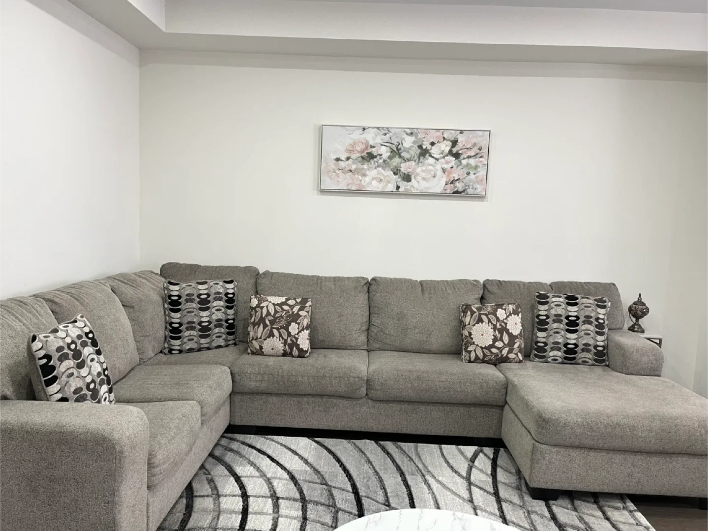 Grey Sectional Sofa with Pillows image indicator(5)