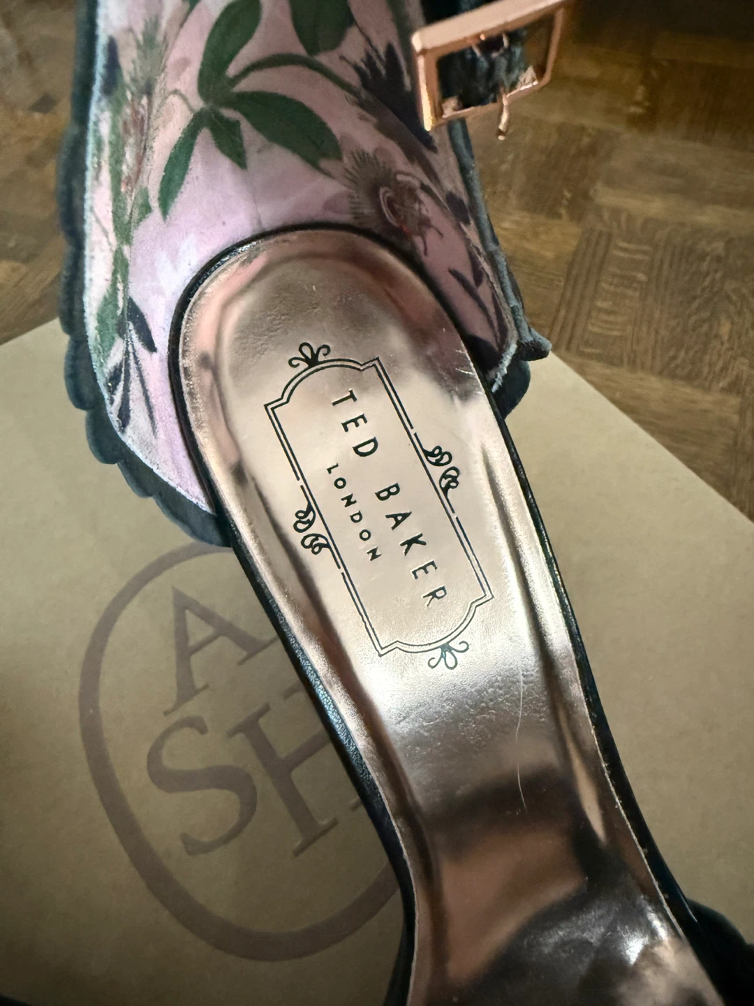 Ted Baker London Heels, Size 10 - photo 4