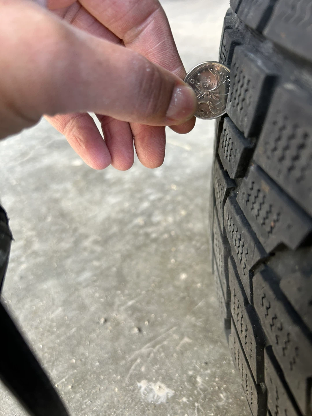 Dunlop Grandtrek SJ6 Winter Tires - 255/70R16 - photo 4