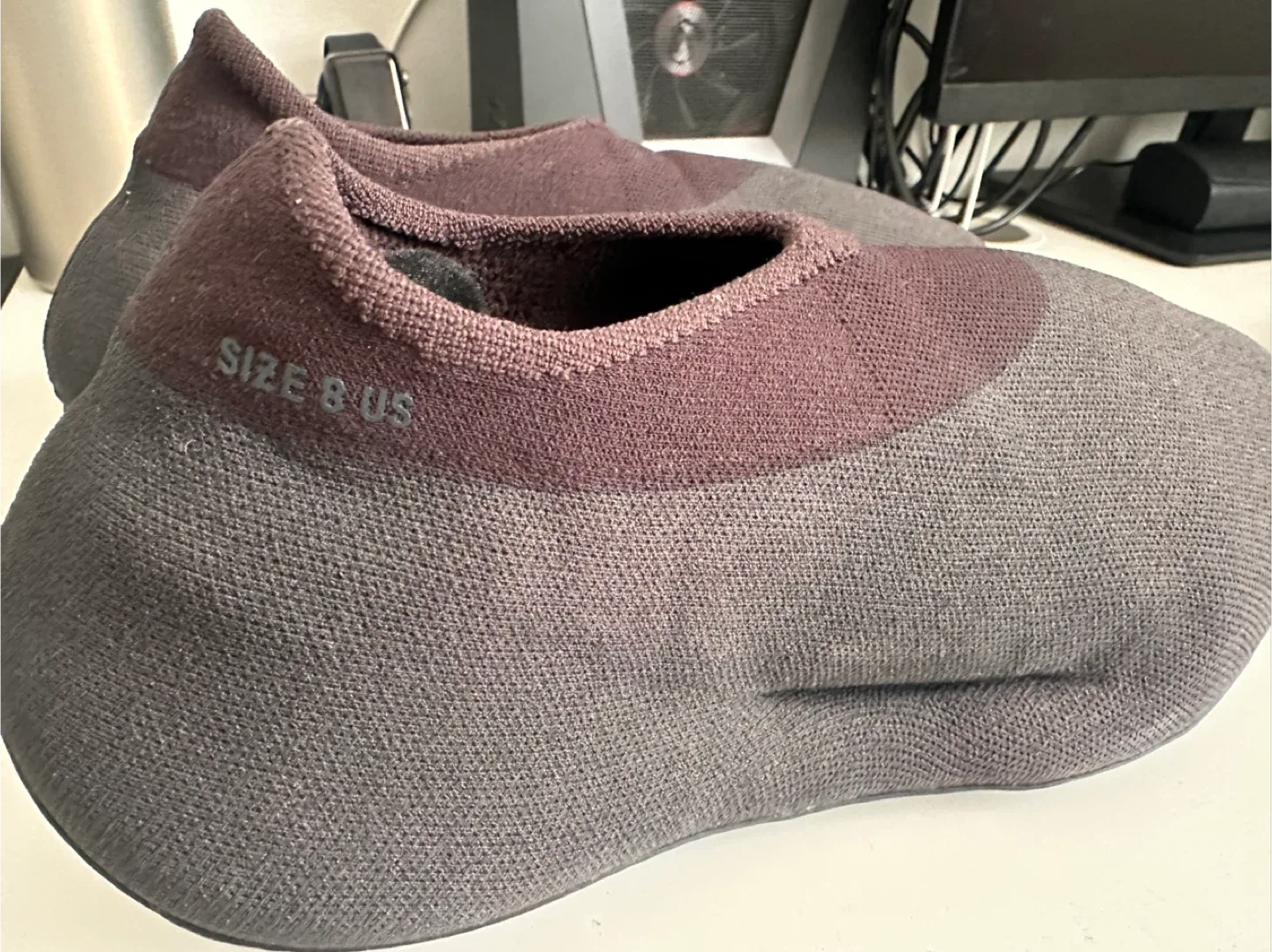 Adidas Yeezy Knit Runner Size 8 US image indicator(2)