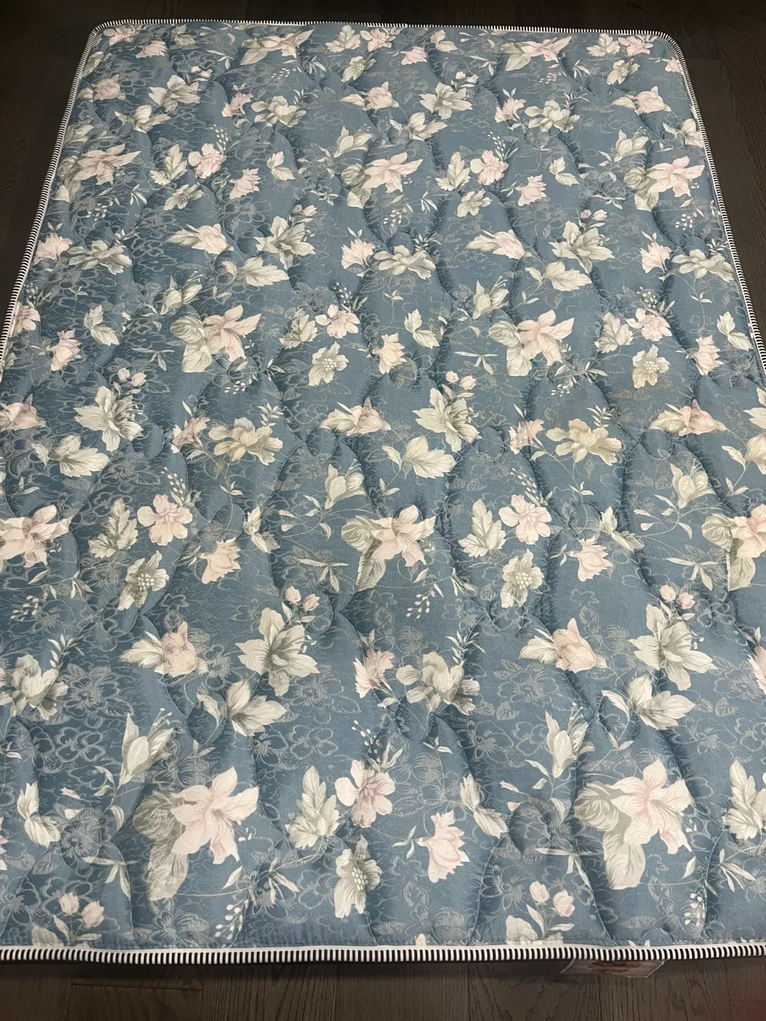 Floral Patterned double mattress thumbnail