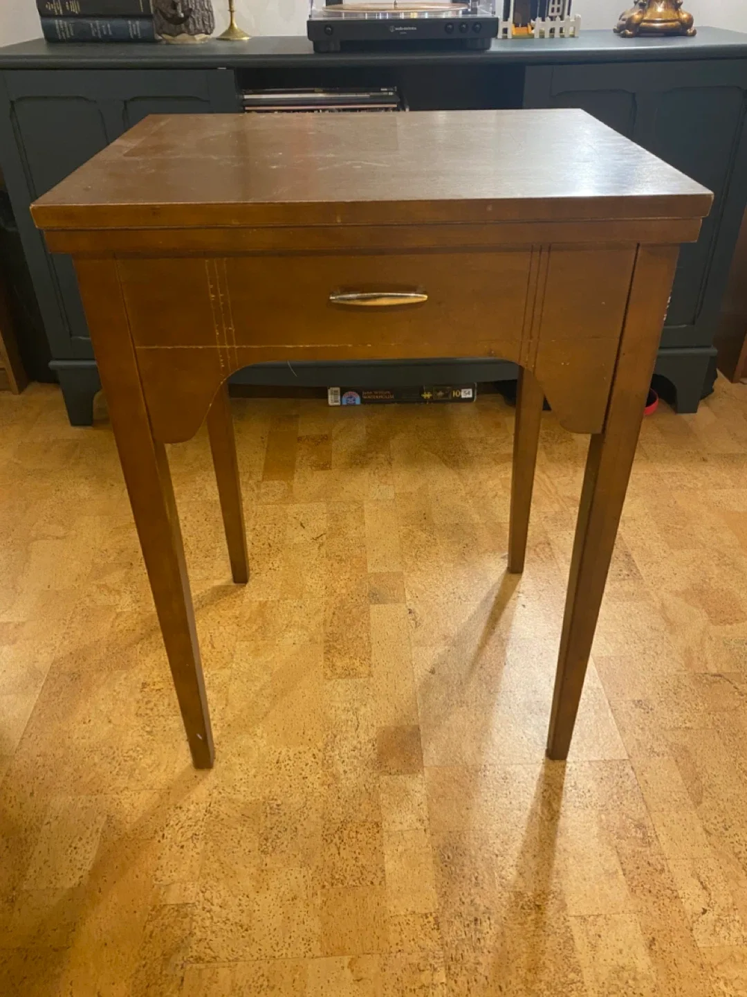 MCM 1963 411 G Singer Sewing Machine (all metal construction) image indicator(5)