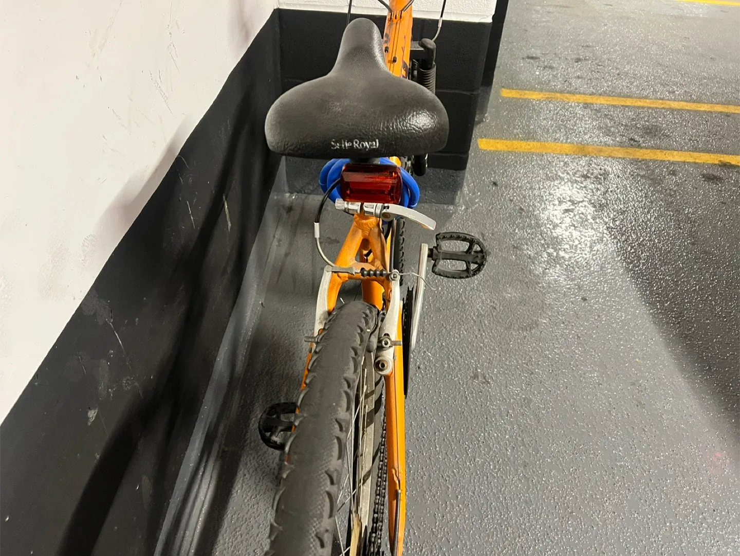 Raleigh Superbe Orange Mountain Bike image indicator(2)