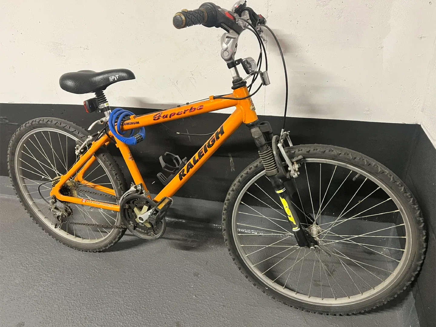 Raleigh Superbe Orange Mountain Bike image indicator(4)