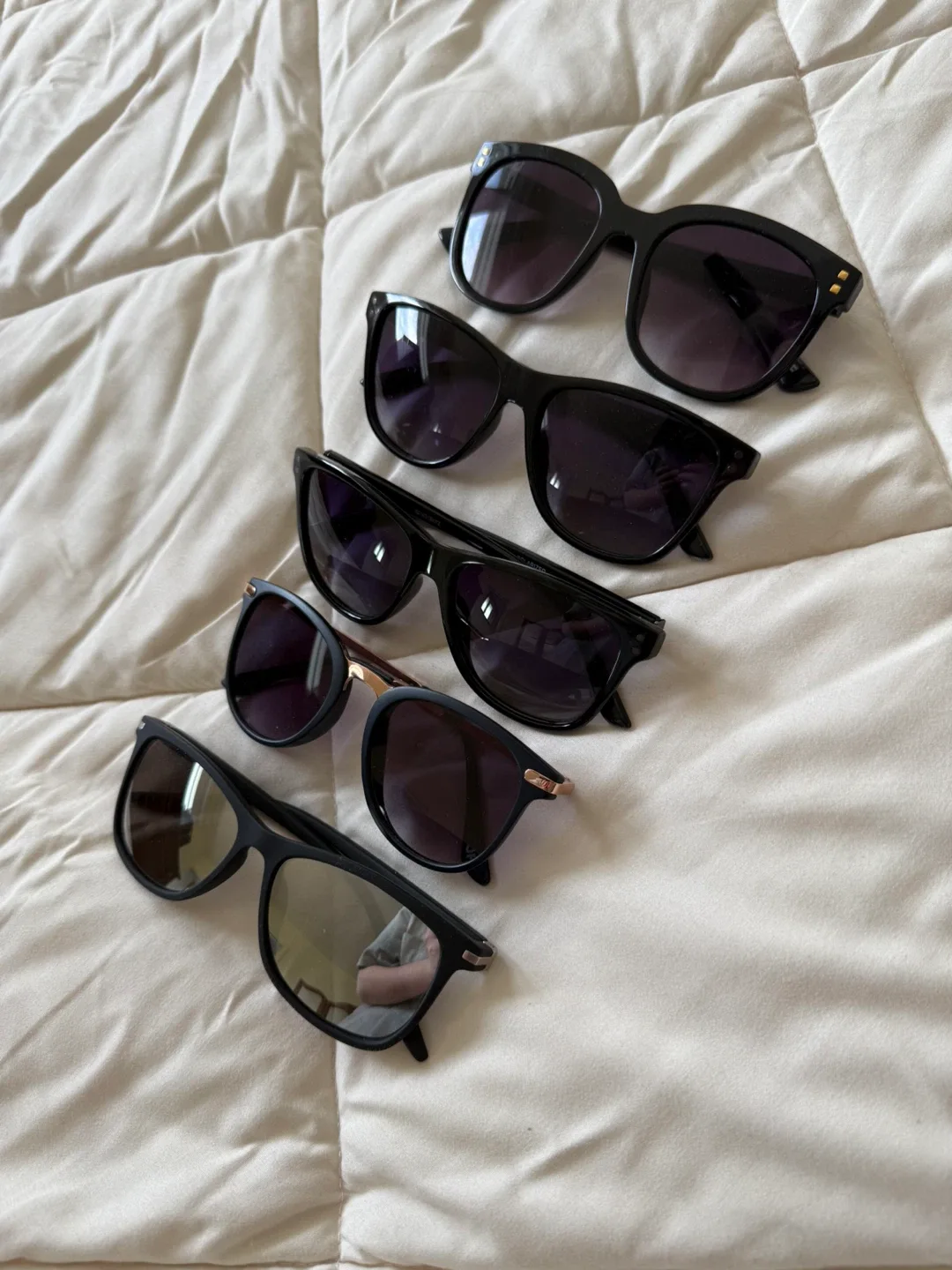 Sunglasses - Assorted Styles image indicator(2)