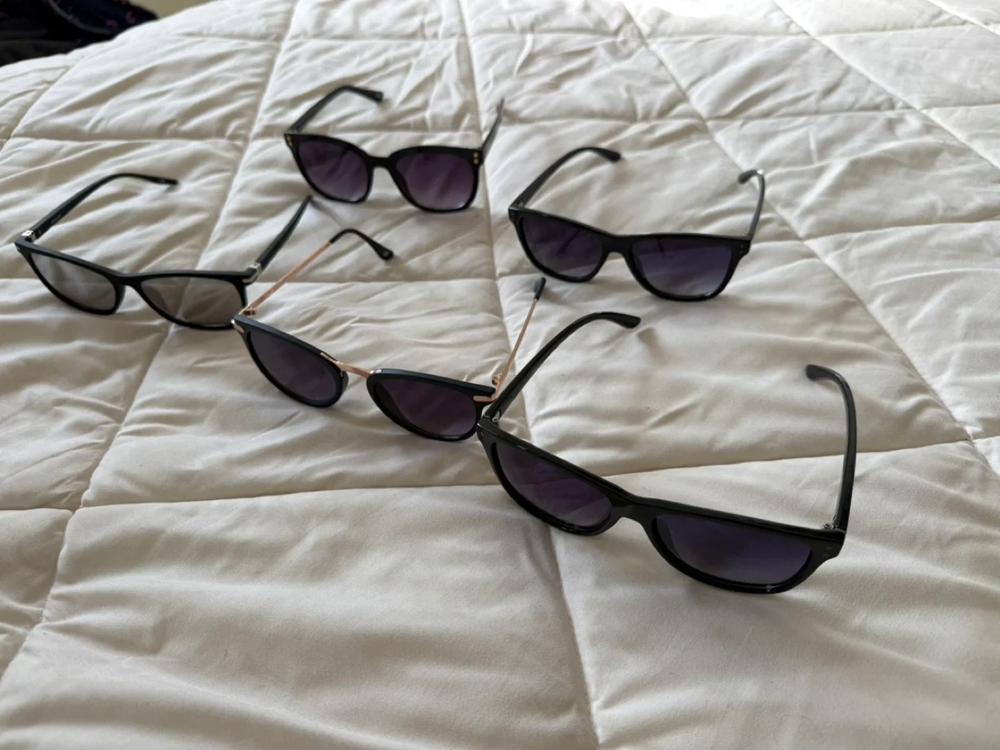 Sunglasses - Assorted Styles image indicator(3)