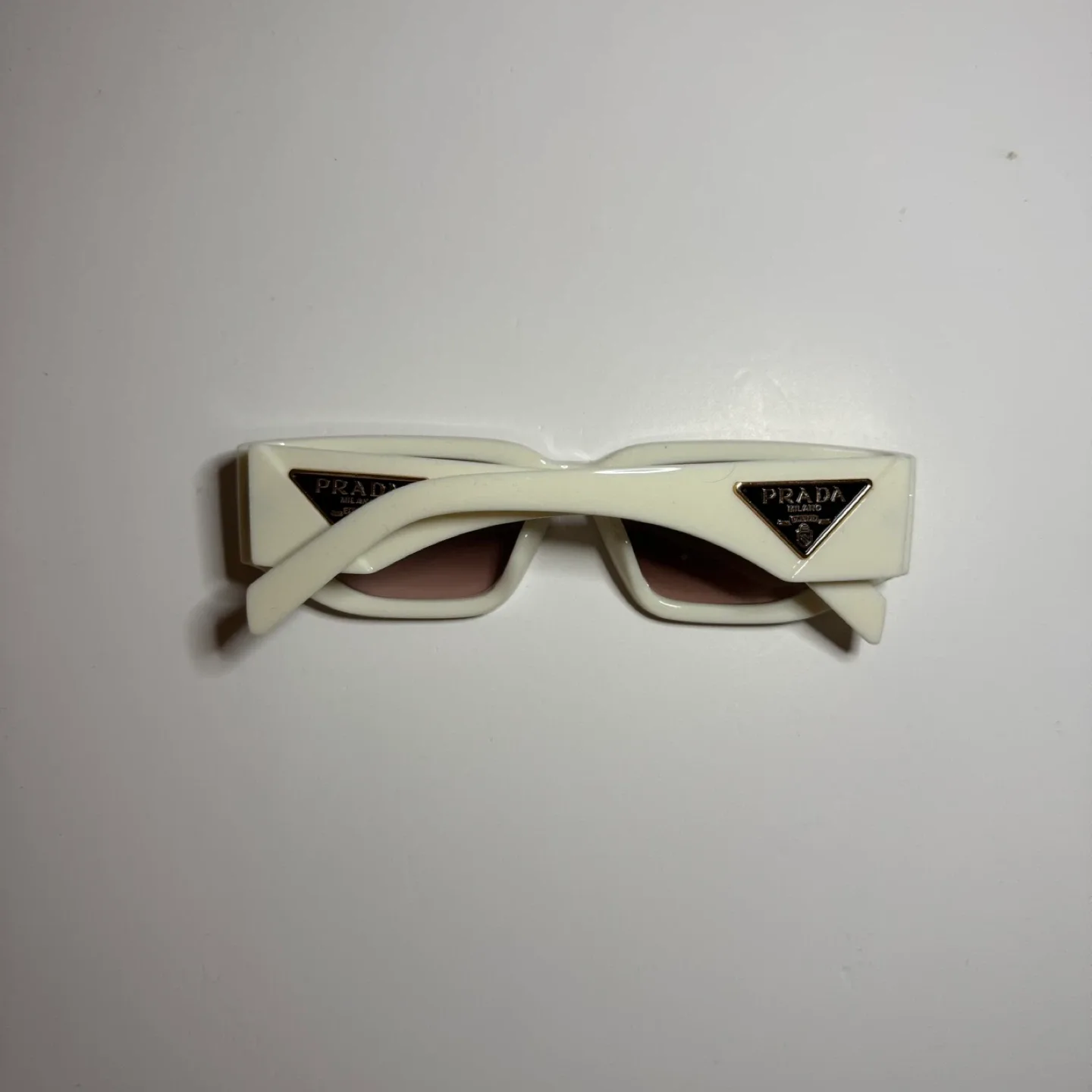 Prada Sunglasses White 55 18-142 with Box image indicator(2)