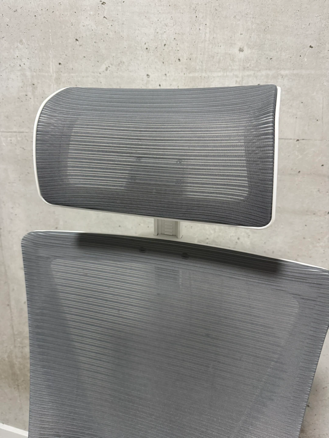 Ergonomic Office Chair - White & Grey - photo 3