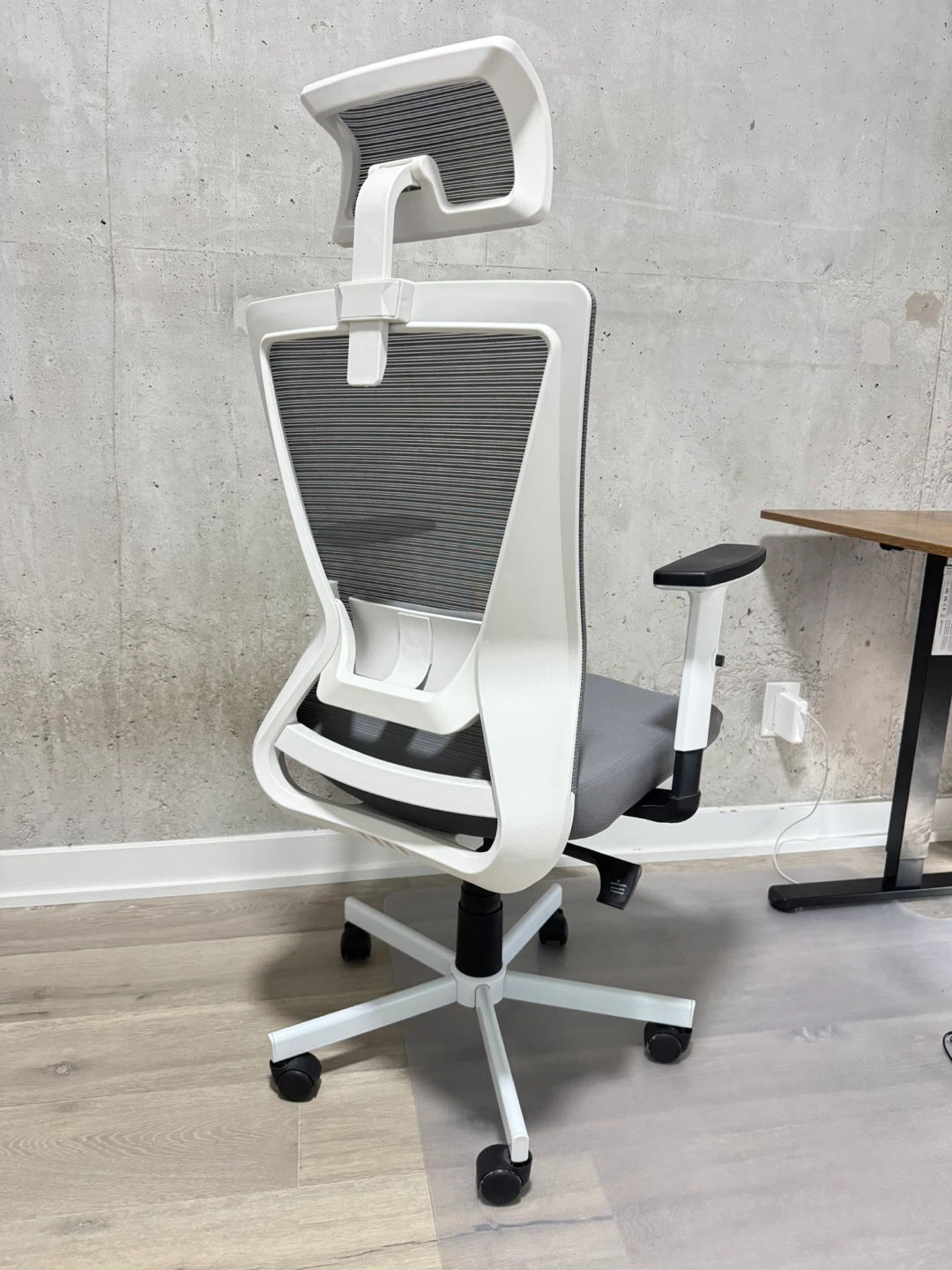 Ergonomic Office Chair - White & Grey - photo 2