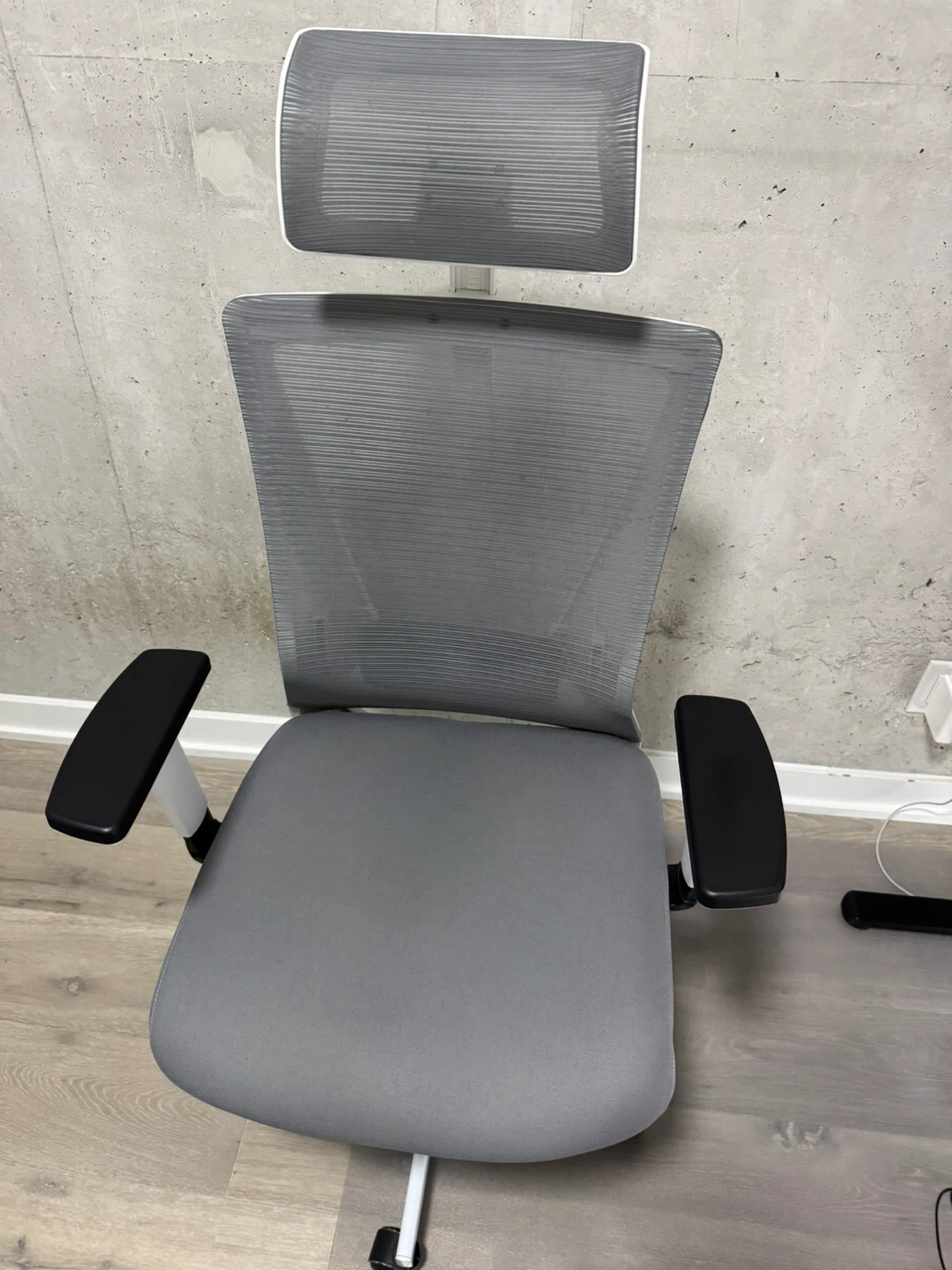 Ergonomic Office Chair - White & Grey - photo 4