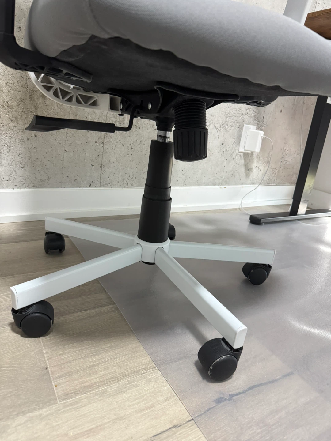 Ergonomic Office Chair - White & Grey - photo 5