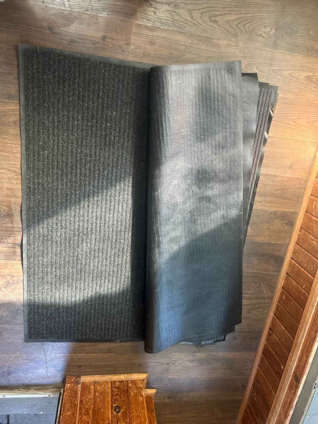 3 Large Entrance Floor Mats. 3 mats for $5 total! - photo 4