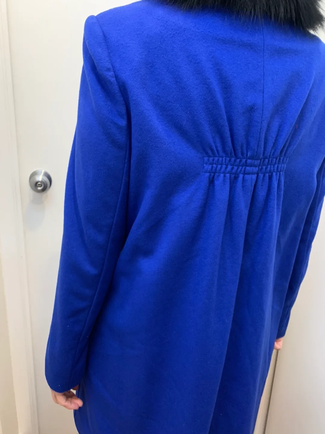 Beautiful cashmere and wool coat removable real fur collar image indicator(5)