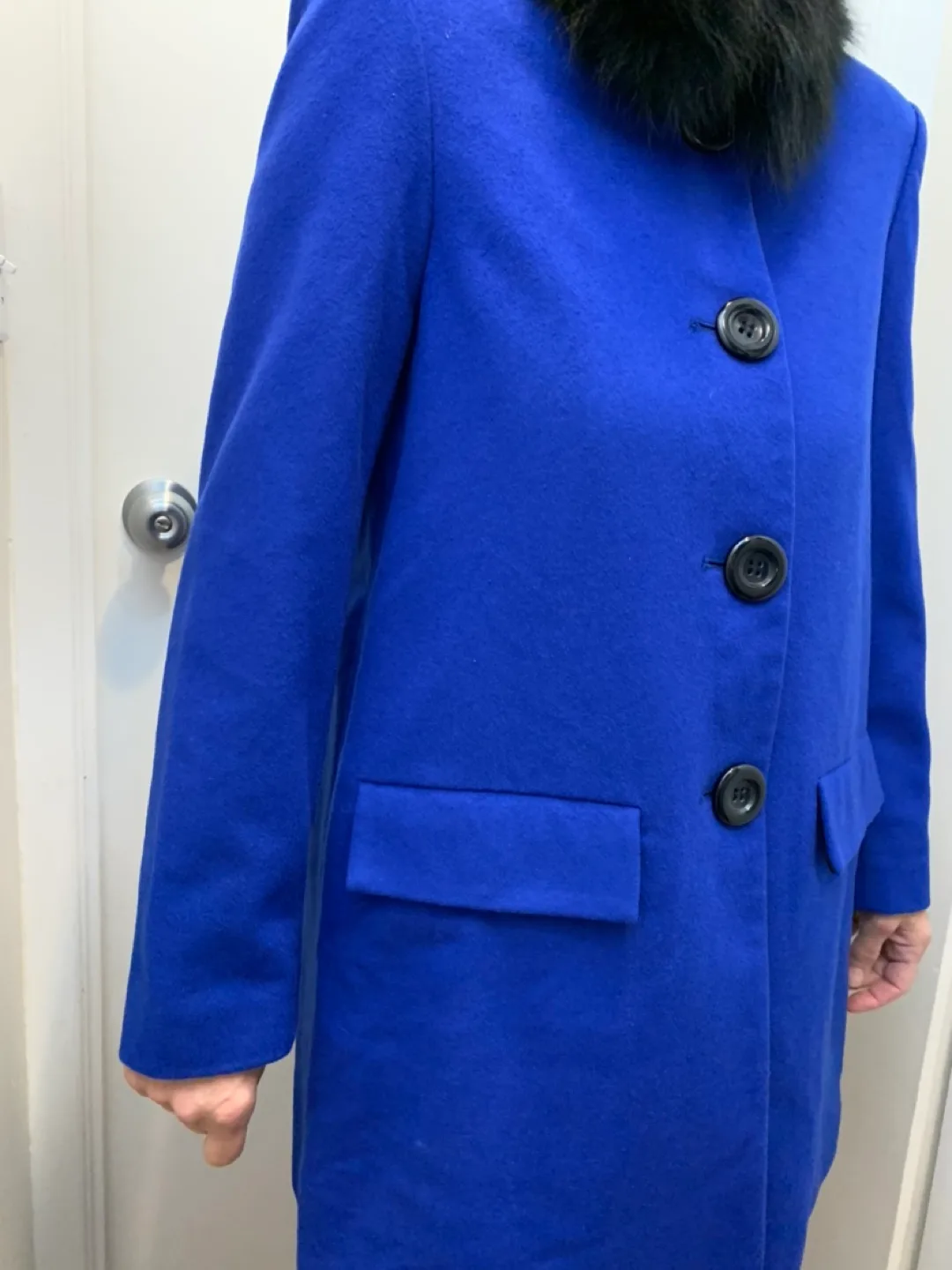 Beautiful cashmere and wool coat removable real fur collar image indicator(3)