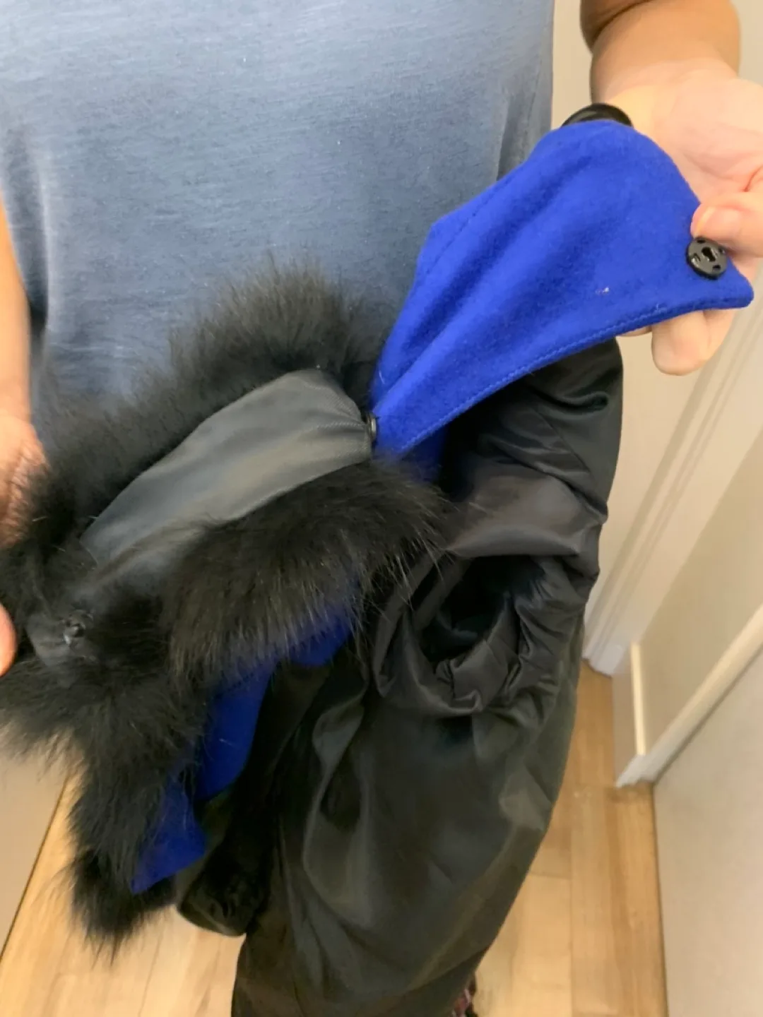 Beautiful cashmere and wool coat removable real fur collar image indicator(8)