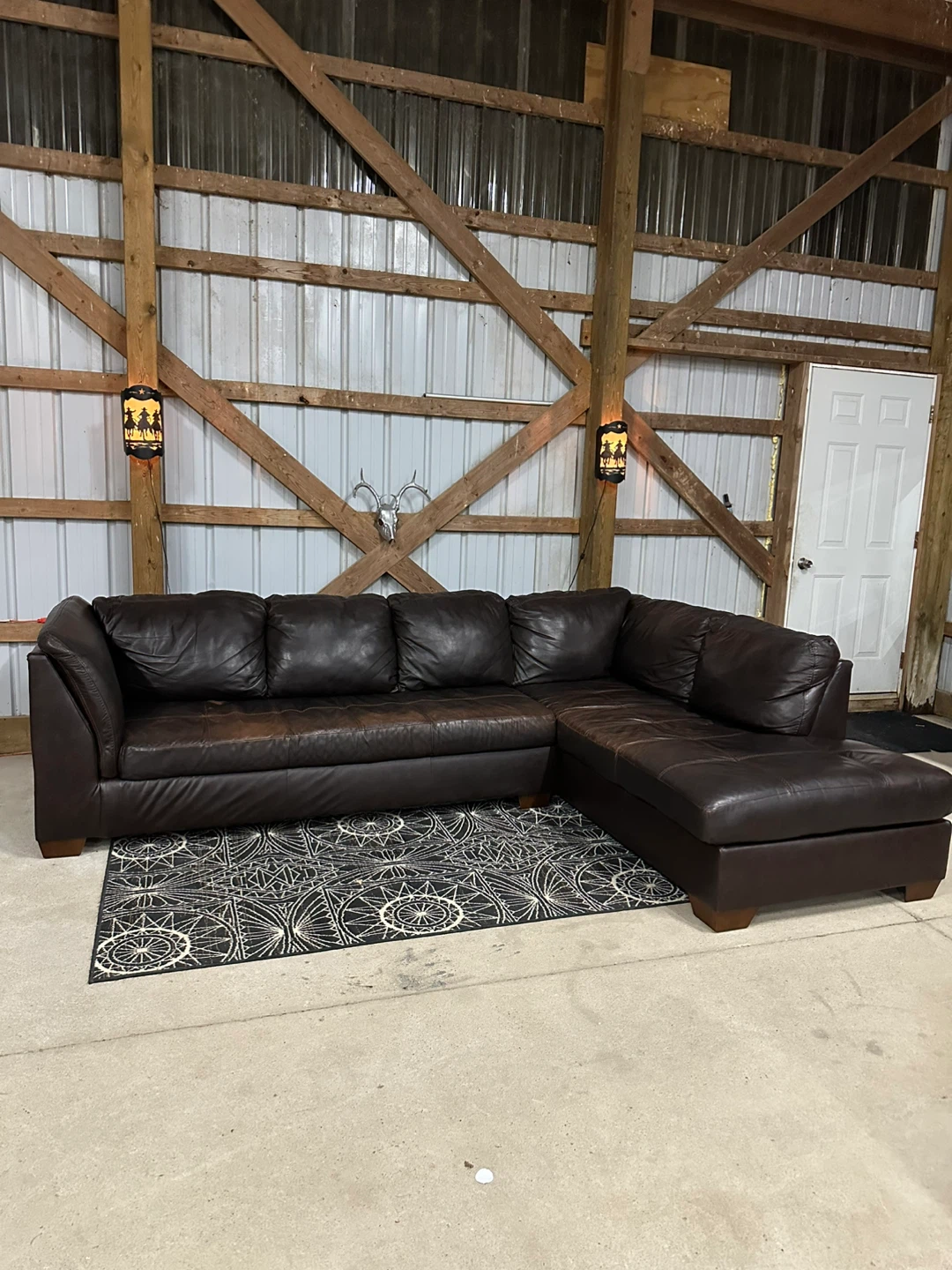 *Delivery Available* Teppermans 2 Piece Leather Sectional