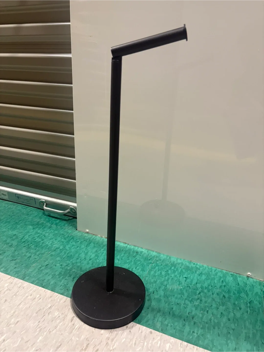 Black Metal Toilet Paper Holder Stand image indicator(2)