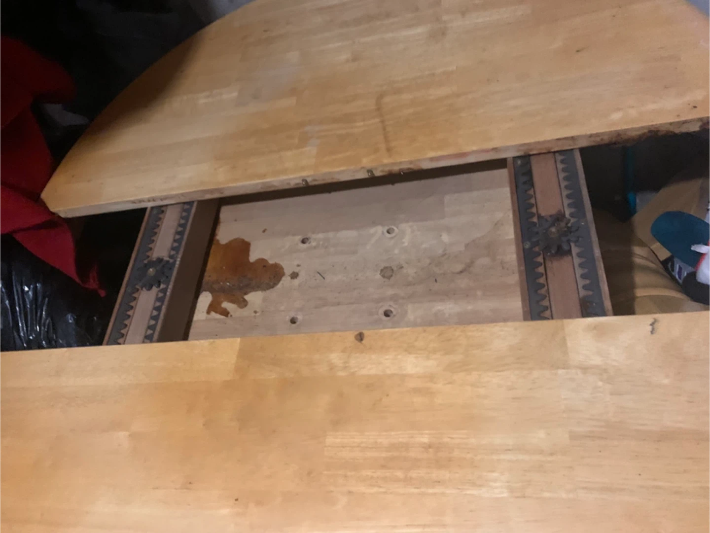 Round Extendable Wooden Table - photo 3