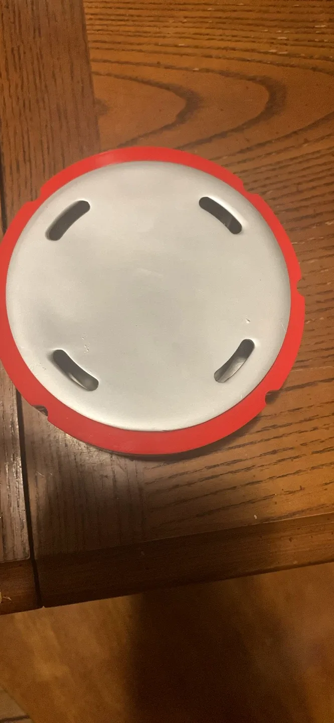 Marlboro  f1 Ferrari gas cap replica  ashtray image indicator(6)