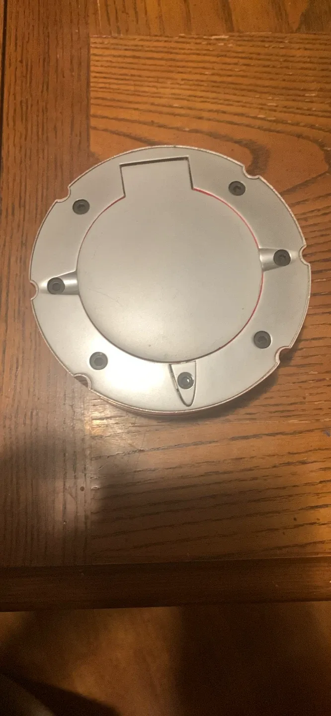 Marlboro  f1 Ferrari gas cap replica  ashtray image indicator(2)