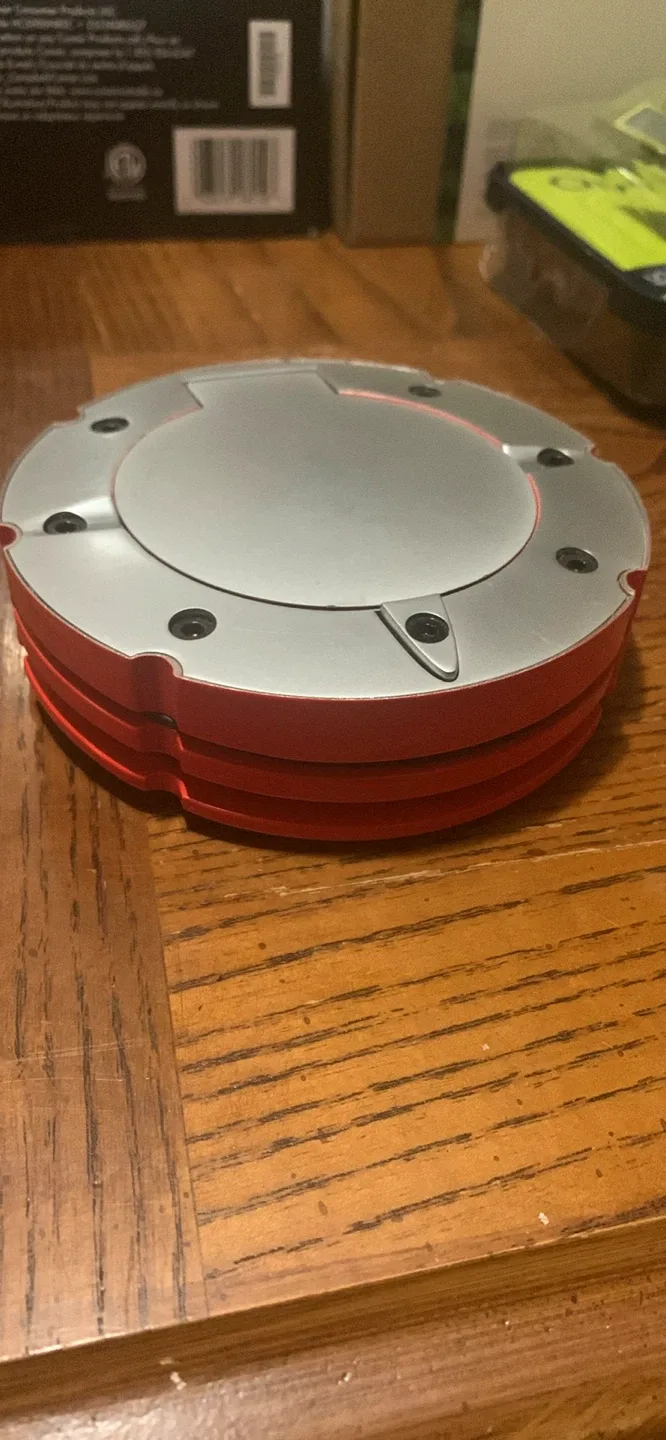 Marlboro  f1 Ferrari gas cap replica  ashtray image indicator(4)