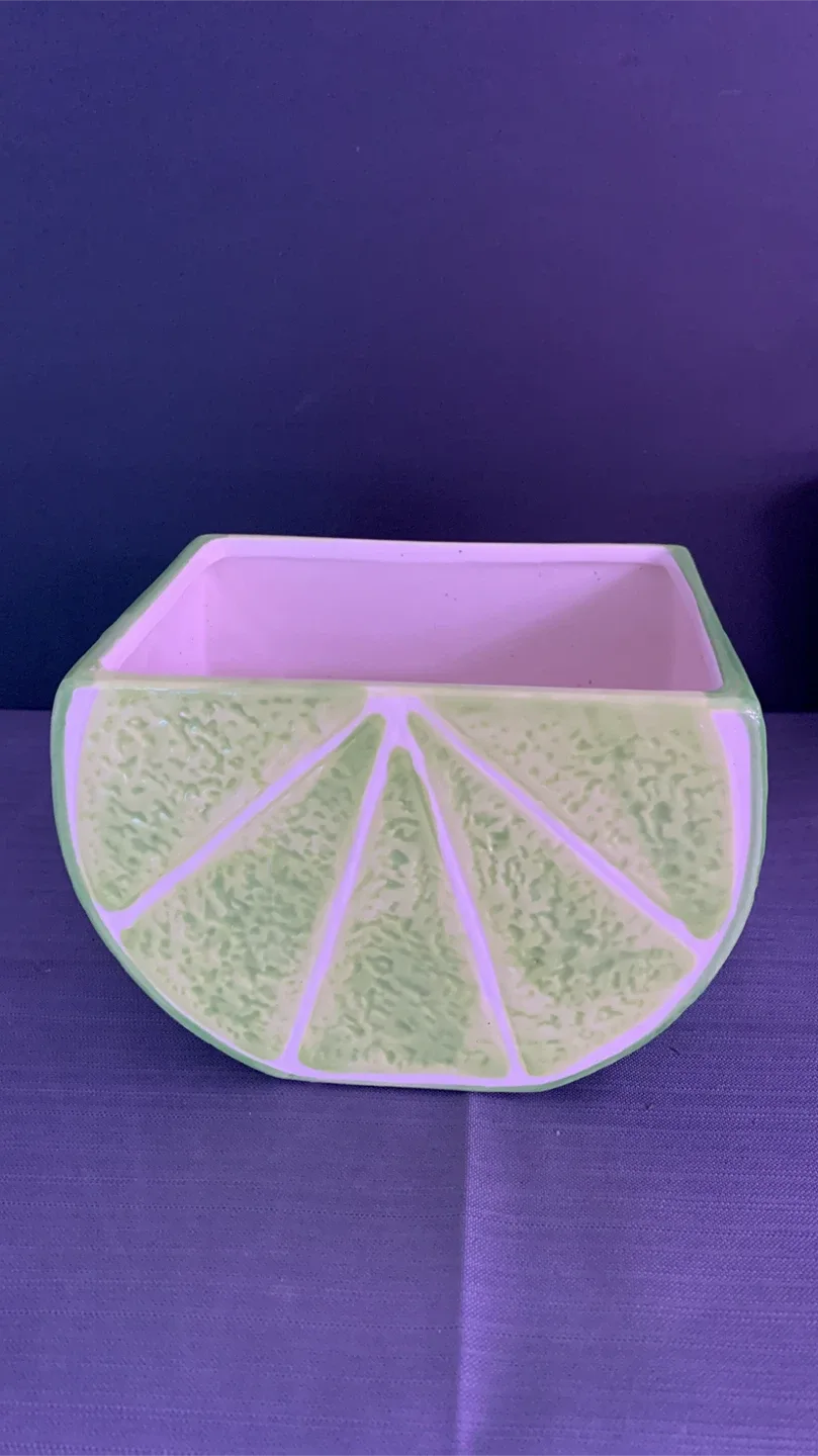 🥕 Lime Slice Ceramic Planter thumbnail