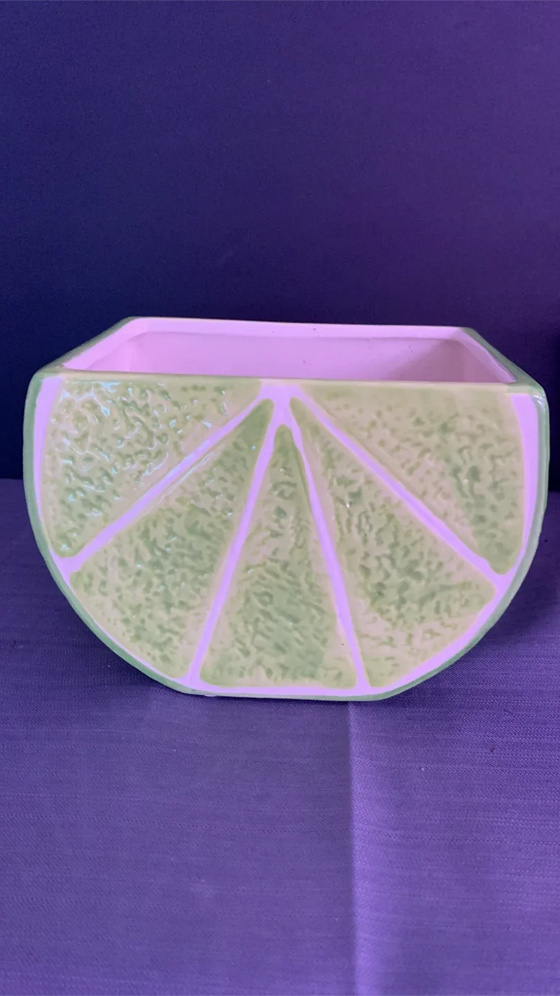🥕 Lime Slice Ceramic Planter image indicator(6)
