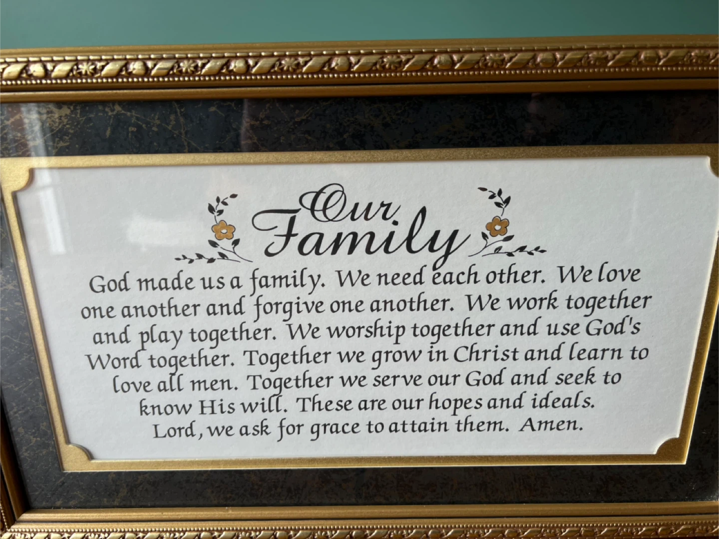 Gold Framed titled “Our Family” from James Lawrence LTD 🥕 - photo 2