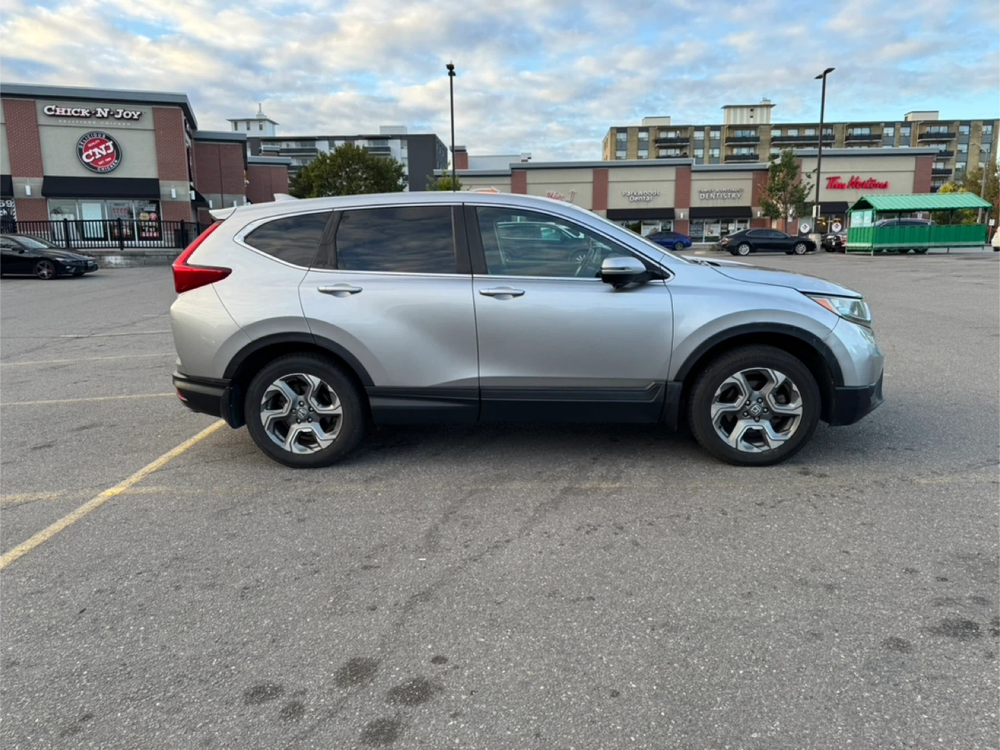 Honda CR-V Silver SUV 2017 - photo 2