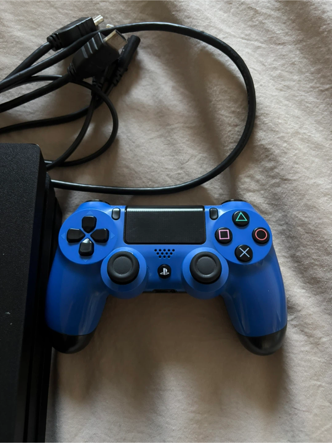 PlayStation 4 Pro - photo 2