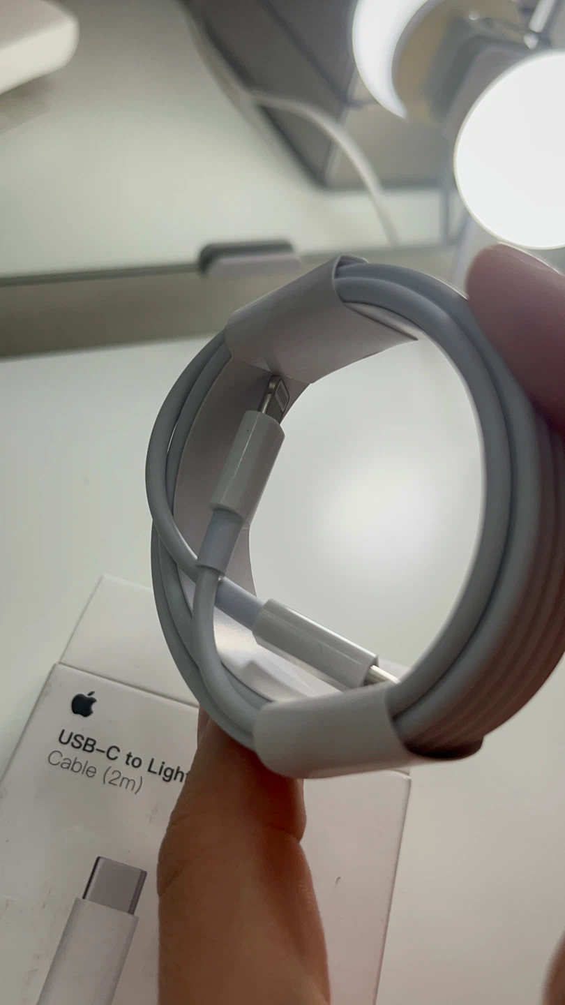 New Apple USB-C to Lightning Cable (2m) - photo 3