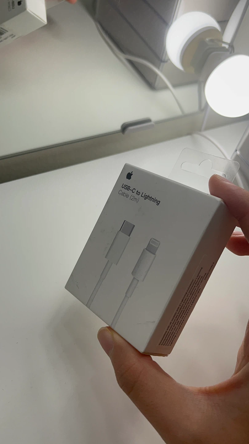 New Apple USB-C to Lightning Cable (2m) - photo 2