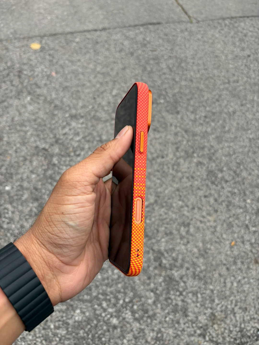iPhone 17 Pro Max - Carbon Magsafe Case - photo 4