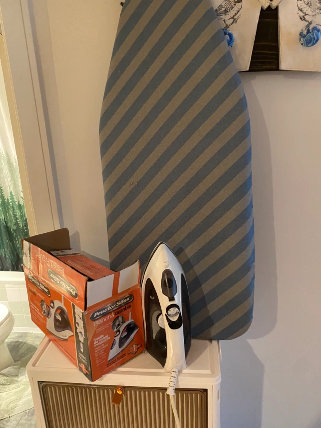 Iron and Ironing Board - photo 2