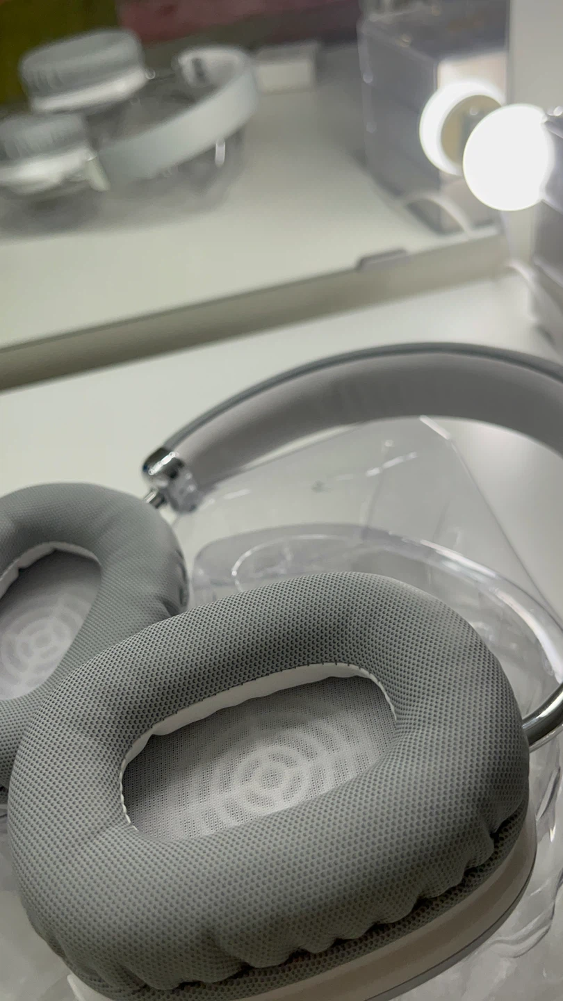 R-15 Wireless Stereo Headphones - New! - photo 5