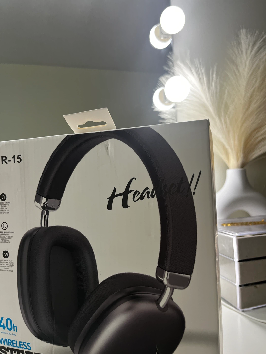 R-15 Wireless Stereo Headphones - New!