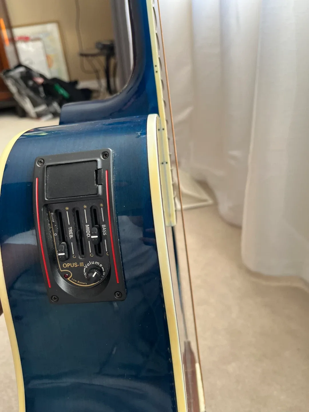 Rose Acoustic-Electric Guitar with Case image indicator(5)