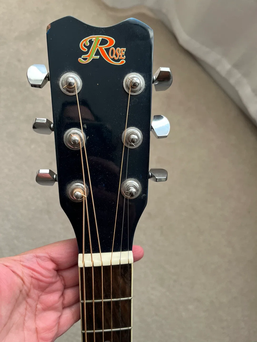 Rose Acoustic-Electric Guitar with Case image indicator(4)
