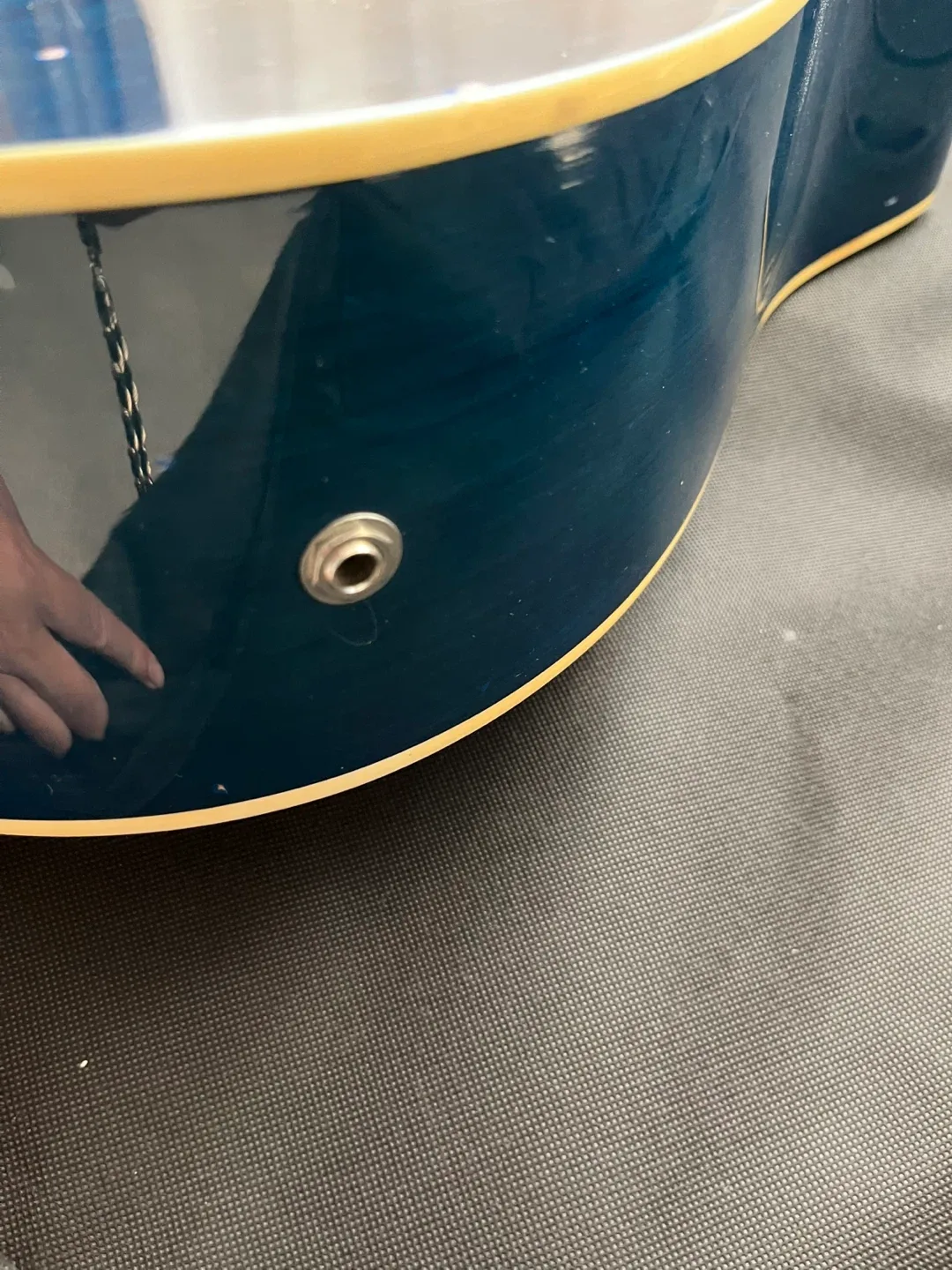 Rose Acoustic-Electric Guitar with Case image indicator(7)