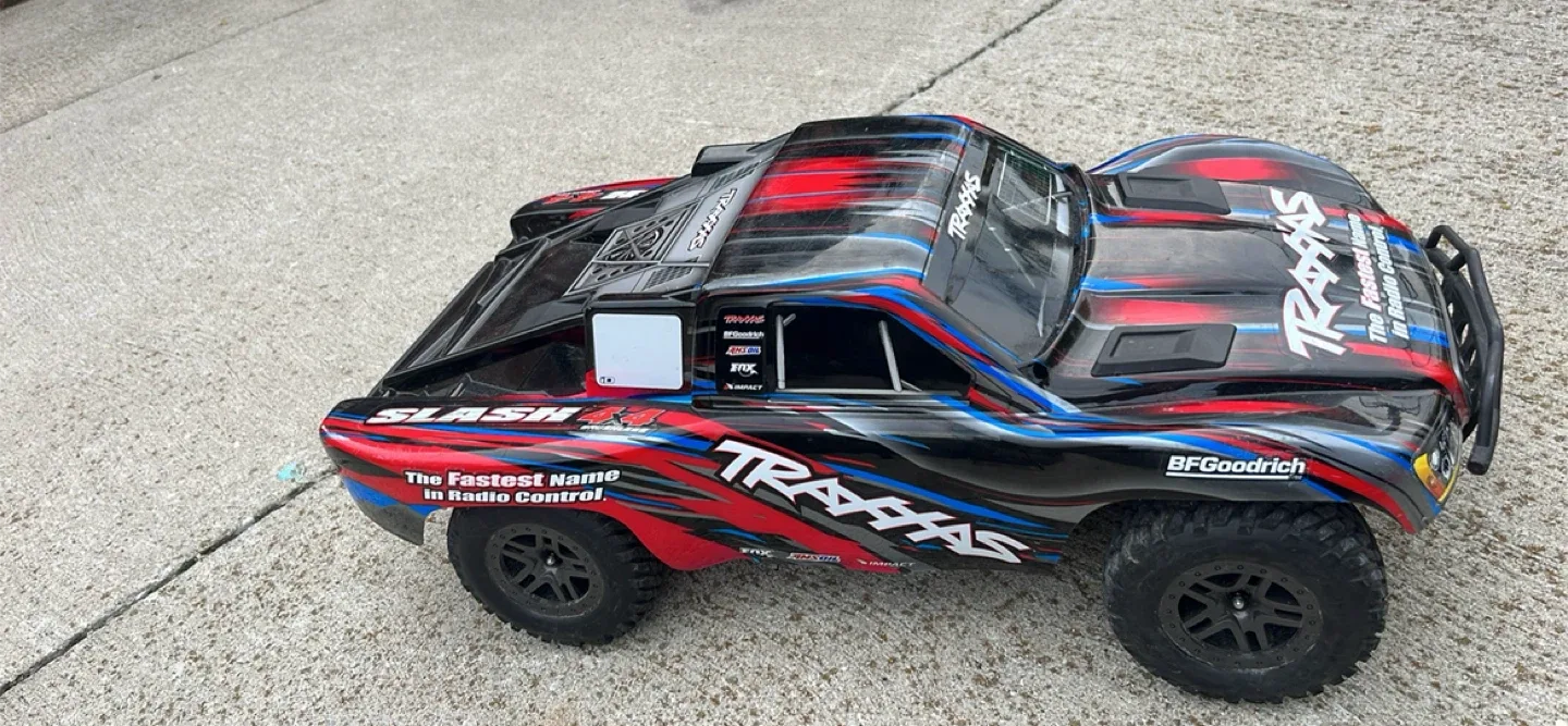 Traxxas Slash 4x4 RC Truck image indicator(4)