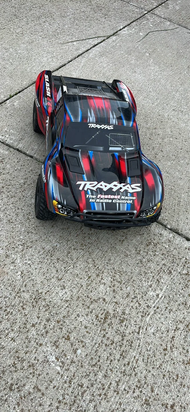 Traxxas Slash 4x4 RC Truck image indicator(3)