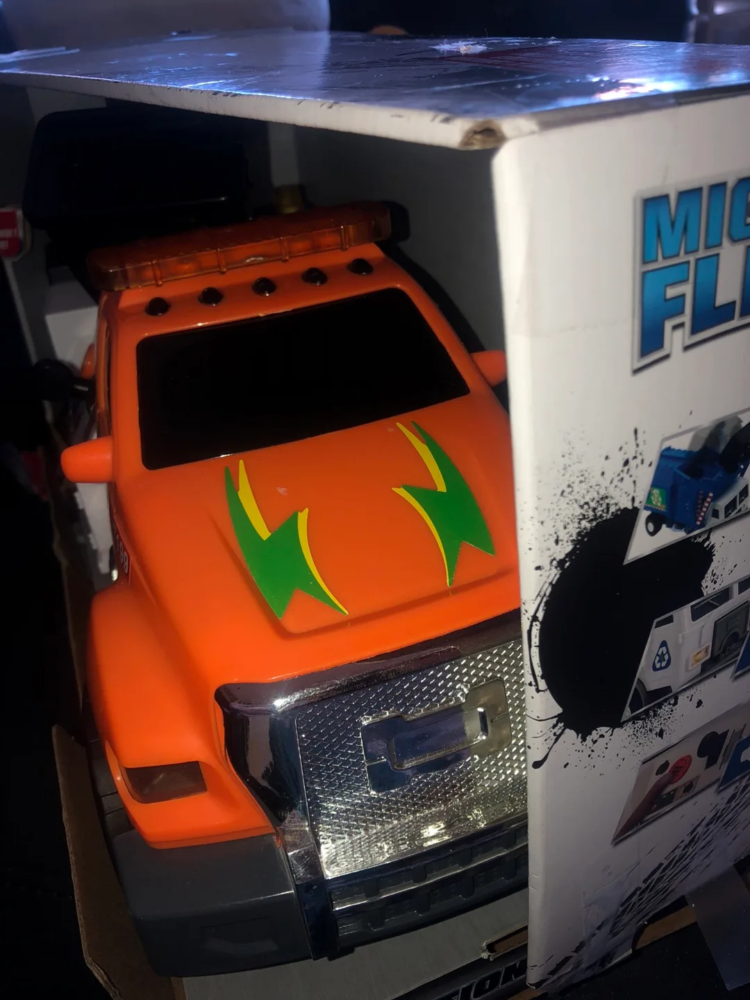 🥕 Mighty Fleet Action Drive Tow Truck - New in Box! image indicator(3)