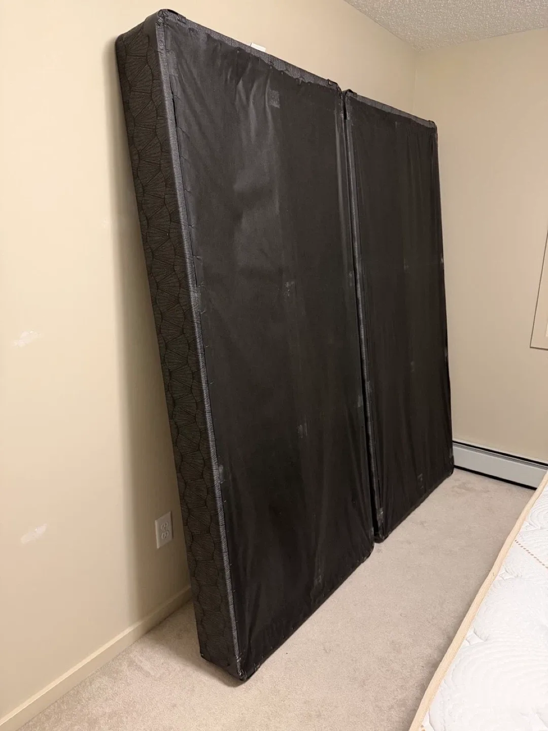 King Size spring box - Like New image indicator(2)