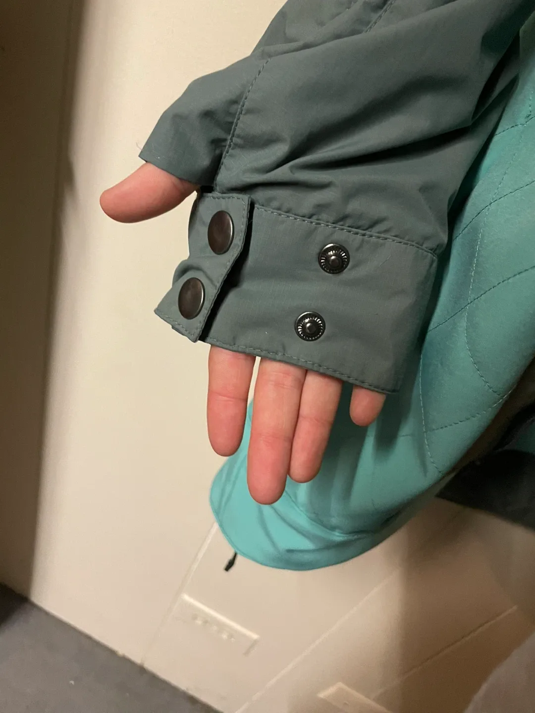 Dakine Women's Pullover Jacket image indicator(4)