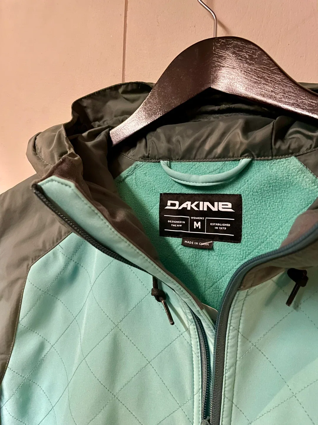 Dakine Women's Pullover Jacket image indicator(2)