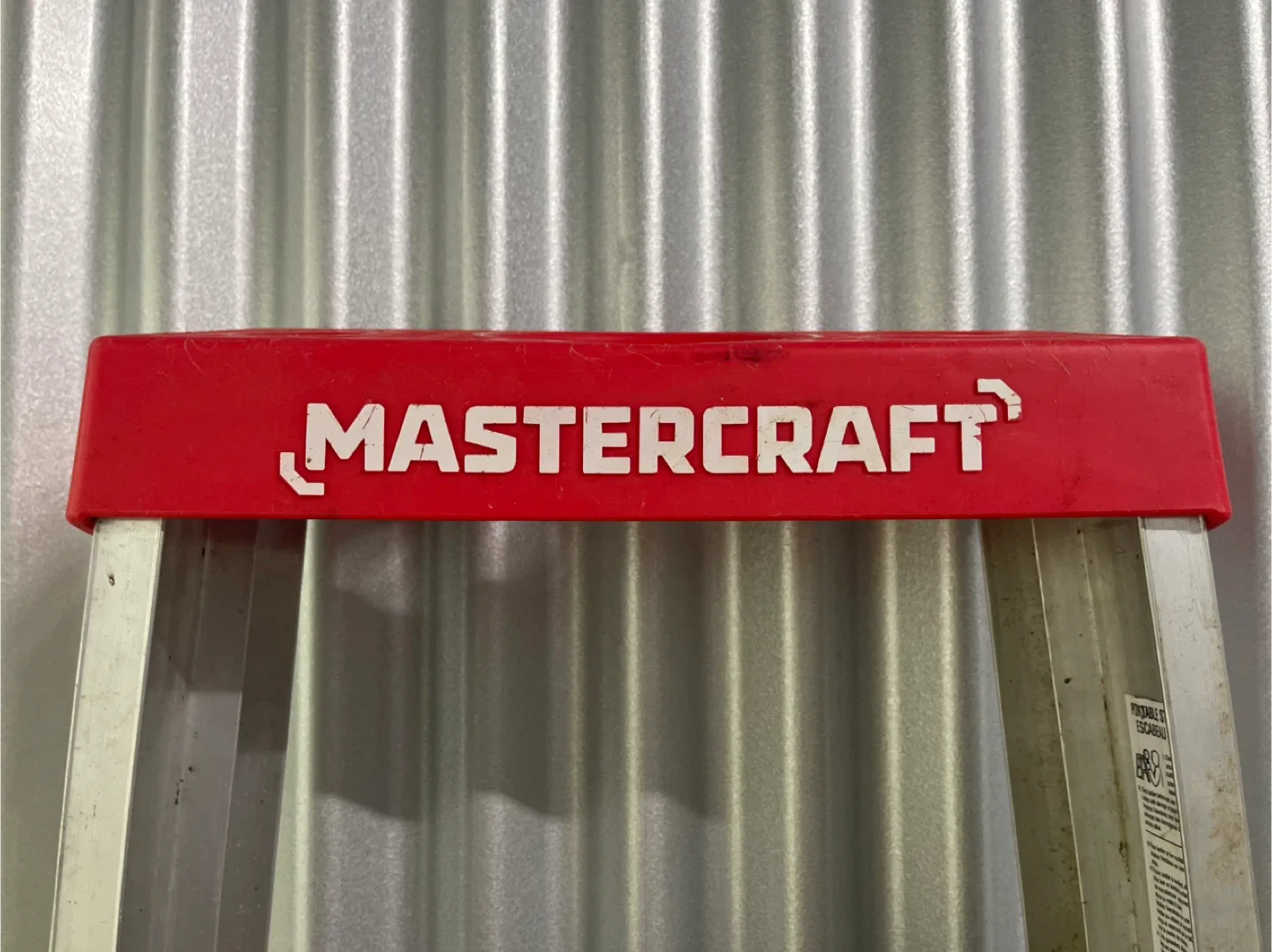 Mastercraft 6' Aluminum Stepladder image indicator(2)