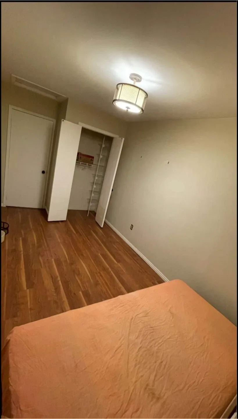 Private room with private 4pc washroom for rent image indicator(6)